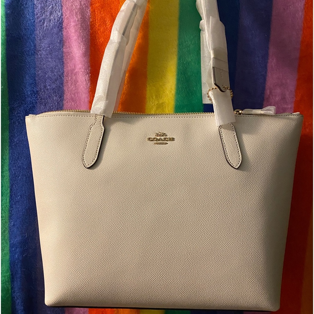 COACH ZIP TOP OFF WHITE BAG